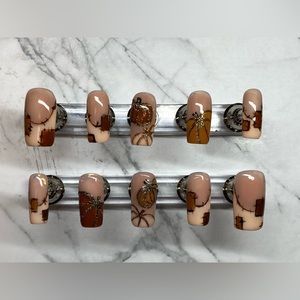 Custom Press On Nails!